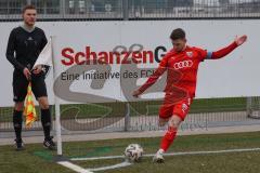 Bayernliga Süd - Saison 2022/2023 - FC Ingolstadt 04 - SV Schalding Heining - Michael Senger (Nr.21 - FCI II) beim Eckball - Foto: Meyer Jürgen