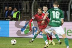 3. Liga; 1. FC Schweinfurt 05 - FC Ingolstadt 04; Zweikampf Kampf um den Ball Yann Sturm (7, FCI) Trslic Luca (18 S05)