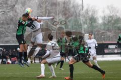 3. Liga; Testspiel, FC Ingolstadt 04 - SpVgg Greuther Fürth; Zweikampf Kampf um den Ball Kopfball Justin Butler (31, FCI) Maximilian Dietz (30 Fürth)