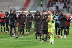 3. Liga; FC Ingolstadt 04 - Hallescher FC; Sieg Jubel Freude Spieler bedanken sich bei den Fans, Ehrenrunde, Torwart Marius Funk (1, FCI) Pascal Testroet (37, FCI) Rico Preißinger (6, FCI) Tobias Schröck (21, FCI) Moussa Doumbouya (27, FCI) Torwart Markus