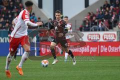 2.BL; SSV Jahn Regensburg - FC Ingolstadt 04; Florian Pick (26 FCI) Leon Guwara (20 Jahn)