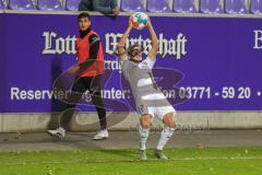 2. Fußball-Liga - Saison 2021/2022 - FC Erzgebirge Aue - Ingolstadt 04 - Michael Heinloth (#17 FCI) - beim Einwurf - Foto: Meyer Jürgen