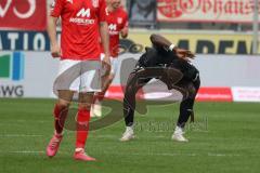 3.Liga - Saison 2022/2023 - Hallersche FC - FC Ingolstadt 04 - Moussa Doumbouya (Nr.27 - FCI) ärgert sich und schlägt auf den Rasen - -  - Foto: Meyer Jürgen