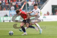 3. Liga; SpVgg Unterhaching - FC Ingolstadt 04; Zweikampf Kampf um den Ball Krattenmacher Maurice (7 SpVgg) Felix Keidel (43, FCI)