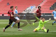 3. Liga - FC Ingolstadt 04 - TSV 1860 München - Dennis Eckert Ayensa (7, FCI) verfehlt Tor, Torwart Kretzschmar Tom (40, 1860) und ärgert ich