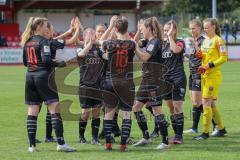 2. Frauen-Bundesliga - Saison 2021/2022 - FC Ingolstadt 04 - SV Henstedt-Ulzburg - Abklatschen vor dem Spiel - Foto: Meyer Jürgen