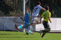 Kreisliga - Saison 2022/2023 - TSV Gaimersheim - FC Hitzhofen/Oberzell - Jan Witek weiss Gaimersheim mit einer Torchance - Stefan Seitz Torwart Hitzhofen - Foto: Meyer Jürgen