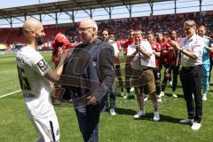 3. Liga; FC Ingolstadt 04 - SV Elversberg; Verabschiedung Vorsitzender des Vorstandes Peter Jackwerth (FCI) Antonitsch Nico (35 SVE)