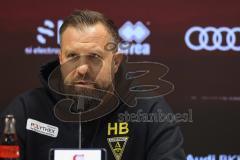3. Liga; FC Ingolstadt 04 - Alemannia Aachen; Interview Pressekonferenz Cheftrainer Heiner Backhaus (Aachen) Sieg 0:3