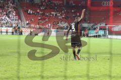 Toto-Pokal - Saison 2023/2024 - FC Ingolstadt 04 - Jahn Regensburg - Elmeterschießen - Daouda Beleme (Nr.9 - FCI) - Torwart Alexander Weidinger (Nr.32 - Regensburg) - Foto: Meyer Jürgen