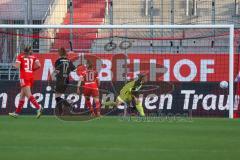 DFB - Pokal - Frauen - Saison 2022/2023 - FC Ingolstadt 04 -  FC Bayern München - Der 0:1 Führungstreffer - Torwart Daum Anna-Lena (Nr.22 - FC Ingolstadt 04 ) - Linda Dallmann (Nr.10 - FC Bayern München) - Foto: Meyer Jürgen