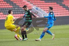 2.BL; Testspiel; FC Ingolstadt 04 - SpVgg Greuther Fürth; Dennis Eckert Ayensa (7, FCI) zu spät, Torwart Linde Andreas (26 Fürth) Bauer Maximilian (4 Fürth)