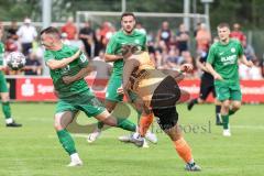 Toto-Pokal; SV Manching - FC Ingolstadt 04; Simon Lorenz (32, FCI) Schuß Ralf Schröder (SVM)