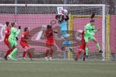2. Fußball-Liga - Frauen - Saison 2022/2023 - FC Ingolstadt 04 - VFL Wolfsburg II - Torwart Franziska Meier (Nr.1 - FCI Frauen) hält den Ball sicher - Foto: Meyer Jürgen