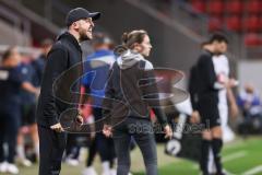 3. Liga; FC Ingolstadt 04 - SV Waldhof Mannheim; an der Seitenlinie, Spielerbank Anweisungen Co-Trainer Fabian Reichler (FCI)