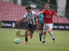 *Bayernliga Nord - Saison 2026/27 - FC Ingolstadt 04 II - FSV Stadeln - Maximilian Wagner (Nr.20 - FCI II) - Leon Siefert rot Stadeln - Foto: Meyer Jürgen