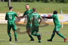 BZL - Oberbayern - SV Manching - TSV Rohrbach - Der 1:0 Führungstreffer durch Simon Berger Manching - jubel - Ousseynou Tamba (#10 Manching) -  Quendrim Hoti (14 Manching) - Faruc Rencber (#4 Manching) - Foto: Jürgen Meyer