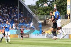 2.BL; SV Darmstadt 98 - FC Ingolstadt 04 - Dennis Eckert Ayensa (7, FCI) Pfeiffer Patric (5 SVD) Kopfballduell