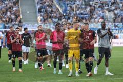 3. Liga; FC Ingolstadt 04 - TSV 1860 München; Sieg Jubel Freude Spiel ist aus 2:1, Spieler bedanken sich bei den Fans, Torwart Marius Funk (1, FCI) Mladen Cvjetinovic (19, FCI) Michael Udebuluzor (44, FCI) Daouda Beleme (9, FCI) Felix Keidel (43, FCI) Jer