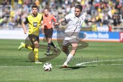 3. Liga; Borussia Dortmund II - FC Ingolstadt 04; Torchance Pascal Testroet (37, FCI) Lelle David (27 BVB2)