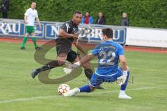 Kreisliga - FC Fatih Ingolstadt - FC Gerolfing - David Meier schwarz Fatih - Marco Ernhofer Torwart Gerolfing - Foto: Jürgen Meyer