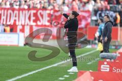 3. Liga; Rot-Weiss Essen - FC Ingolstadt 04; an der Seitenlinie, Spielerbank Cheftrainerin Sabrina Wittmann (FCI)