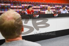 2. Fußball-Liga - Pressekonferenz - Vorstellung Cheftrainer Roberto Pätzold und Manager Profifußball Malte Metzelder - Saison 2021/2022 - FC Ingolstadt 04 - Cheftrainer FCI Roberto Pätzold - Geschäftsführer FCI Manuel Sternisa - Manager Profifußball FCI M