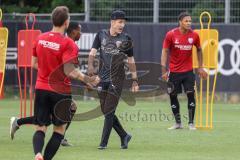 2. Bundesliga - FC Ingolstadt 04 - Trainingsauftakt mit neuem Trainerteam - Cheftrainer Roberto Pätzold (FCI) im Training, Yassin Ben Balla (28, FCI) Marcel Gaus (19, FCI) Justin Butler (31, FCI)