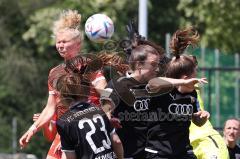 2. Fußball-Liga - Frauen - Saison 2022/2023 - FC Ingolstadt 04 - FCB München II - Torwart Anna-Lena  Daum (Nr.22 - FCI Frauen) - Lisa Ebert (Nr.10 - FCI Frauen) - Andrea Heigl (Nr.5 - FCI Frauen) -  Gaißer Fiona rot München blonde Haare - Foto: Meyer Jürg