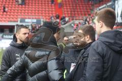 3.Liga - Saison 2022/2023 - FC Ingolstadt 04 -  - FC Freiburg II - Die Mannschaft bei den Fans - Enttäuscht - Spruchband - Choreo - Fans - Banner - Pascal Testroet (Nr.37 - FCI) und Tobias Schröck (Nr.21 - FCI) sprechen mit den Fans - Foto: Meyer Jürgen