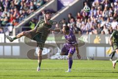 3. Liga; VfL Osnabrück - FC Ingolstadt 04; Zweikampf Kampf um den Ball Ryan Malone (16, FCI) Tesche Robert (8 VFL)