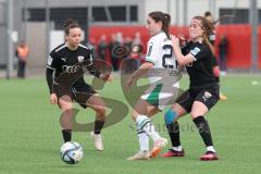 2. Bundesliga Frauen - Saison 2023/24 - FC Ingolstadt 04 Frauen - Borussia Mönchen Gladbach - Paula Vidovic (Nr.11 - FCI) links - Lea Wolski (Nr.6 - FCI) - Kessels Imke weiss Gladbach - Foto: Meyer Jürgen