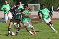 Bezirksliga - Saison 2025/26 - FC Fatih Ingolstadt - TSV Gaimersheim - Hakan Düzgün (Nr.25 - TSV Gaimersheim) - Faniel Brhane grün Fatih - Foto: Meyer Jürgen