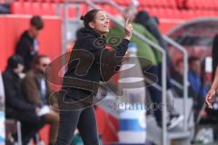 3. Liga; FC Ingolstadt 04 - Arminia Bielefeld; an der Seitenlinie, Spielerbank Cheftrainerin Sabrina Wittmann (FCI)