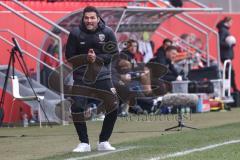 3. Liga; FC Ingolstadt 04 - VfL Osnabrück; an der Seitenlinie, Spielerbank Cheftrainer Guerino Capretti (FCI) schimpft