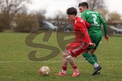 A-Klasse -  Saison 2025/26- TSV Baar/Ebenhausen - SV Manching II - Tim Pfafflinger rot Ebenhausen - Timur Oguz grün Manching - Foto: Meyer Jürgen