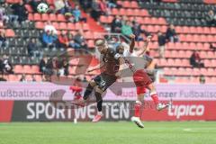 3. Liga; FC Ingolstadt 04 - Rot-Weiss Essen; Zweikampf Kampf um den Ball Lars Lokotsch (13, FCI) Rios Alonso José Enrique (23 RWE)