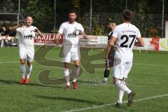 Kreisliga - Saison 2022/2023 - Türk.SV Ingolstadt - TSV Gaimersheim - Jan Witek weiss Gaimersheim passt auf Nicolea Nechita mitte  der den 0:1 Führungstreffer schiesst - jubel - Foto: Meyer Jürgen