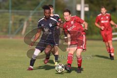 Kreisklasse - Saison 2025/26- TSV Etting - TSV Altmannstein-  - Arnold Azeem schwarz Etting - Christian Hallermeier rot Altmannstein  - Foto: Meyer Jürgen