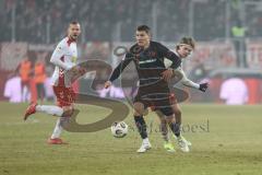 3. Liga; SSV Jahn Regensburg - FC Ingolstadt 04; Jonas Scholz (15, FCI) Fein Adrian (29 SSV) Hottmann Eric (21 SSV)