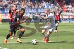 3. Liga; FC Ingolstadt 04 - Arminia Bielefeld; Marcel Costly (22, FCI) Zweikampf Kampf um den Ball Oppie Louis (4 AB)