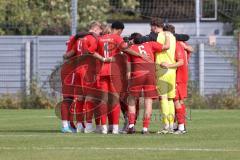 Bayernliga Nord - Saison 2023/2024 - FC Ingolstadt 04 - FC Coburg - Die Mannschaft bildet einen Kreis vor dem Spiel - Foto: Meyer Jürgen