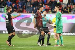 3. Liga; FC Ingolstadt 04 - Borussia Dortmund II; Streit nach Foul Lukas Fröde (34, FCI) Torwart Lotka Marcel (35 BVB2)