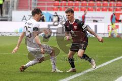 2.BL; FC Ingolstadt 04 - FC ST. Pauli; Florian Pick (26 FCI) Dzwigala Adam (25 Pauli) Zweikampf Kampf um den Ball