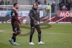 2.BL; FC Ingolstadt 04 - FC ST. Pauli; Niederlage, hängende Köpfe Patrick Schmidt (32, FCI) Cheftrainer Rüdiger Rehm (FCI) im Gespräch