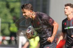 3. Liga - Saison 2025/26 - Energie Cottbus - FC Ingolstadt 04  - Der 1:1 Ausgleichstreffer durch Carlsen Frederic Bennedsgaard (Nr.8 - FC Ingolstadt 04) - jubel -   - Foto: Meyer Jürgen