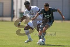 Bayernliga Nord - Saison 2025/26 - FC Ingolstadt 04 II - SV Weiden - Iwinosa Uhuns (Nr.4 - FC Ingolstadt II) - Zeitler Moritz grau Weiden - Foto: Meyer Jürgen