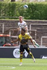 3. Liga; Borussia Dortmund II - FC Ingolstadt 04; Zweikampf Kampf um den Ball Simon Lorenz (32, FCI) Besong Paul-Philipp (22 BVB2)