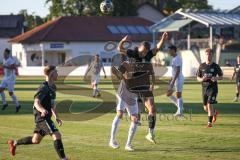 Landesliga - Saison 2026/27 - SV Manching - VFR Neuburg - Daniel Schweiger (Nr.11 - SV Manching) - Krzyzanowski Nikolai weiss Neuburg - Foto: Meyer Jürgen