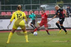 2. Fußball-Liga - Frauen - Saison 2022/2023 - FC Ingolstadt 04 - RB Leipzig - Haim Vanessa (Nr.13 - FC Ingolstadt 04 ) - Beck Christina schwarz Leipzig - Herzog Elvira Torwart Leipzig -  - Foto: Meyer Jürgen